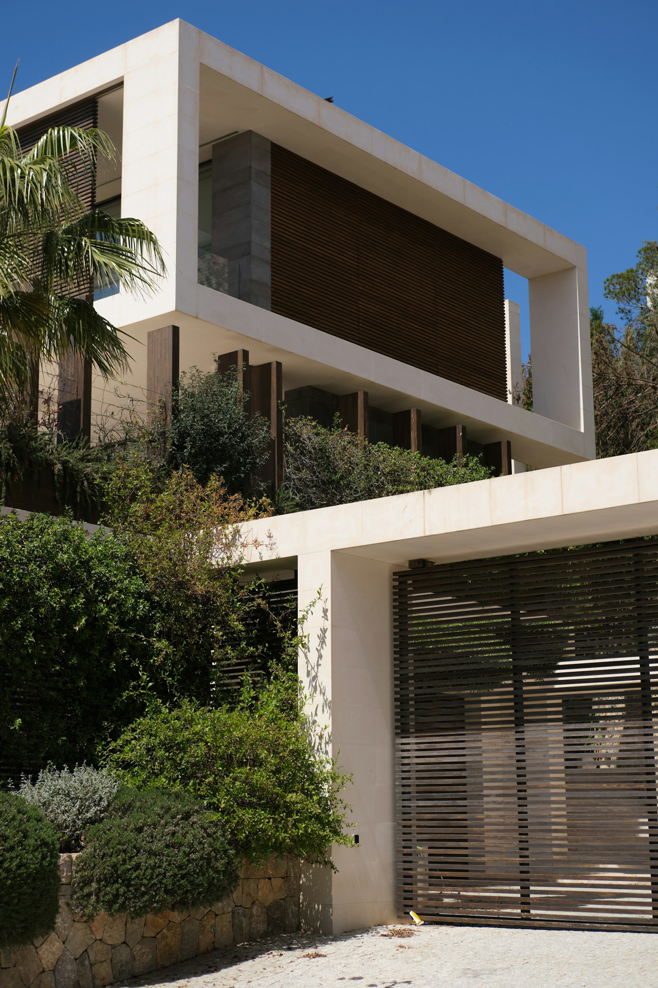 COMBATIVEHOMES pilier